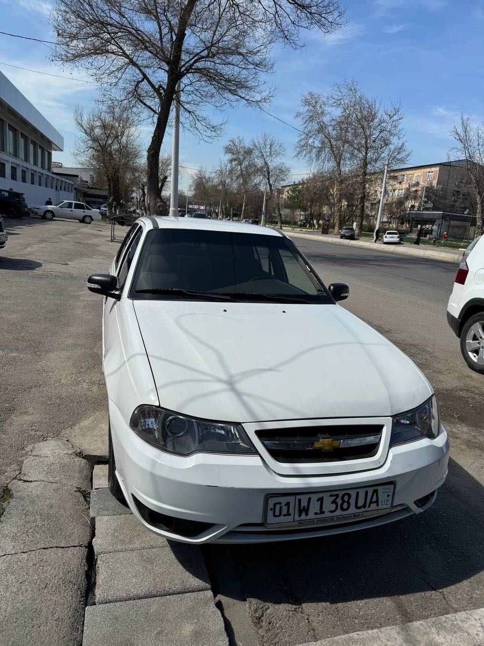 Nexia 1.6 2015yil 163000 yurgan bir qol haydalgan
