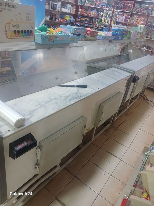 Xaladelnnik sotiladi 2ta