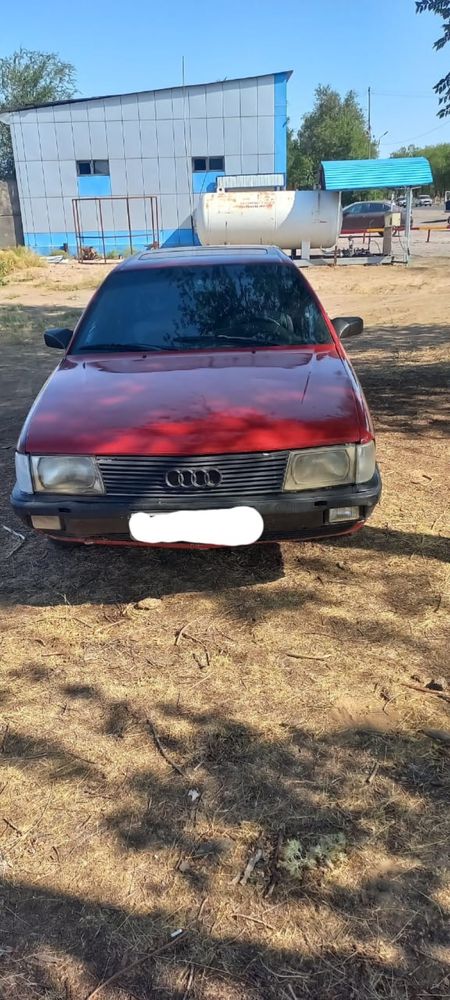Продам audi  1.8 л