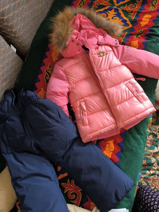 Продам зимнюю двойку для девочек