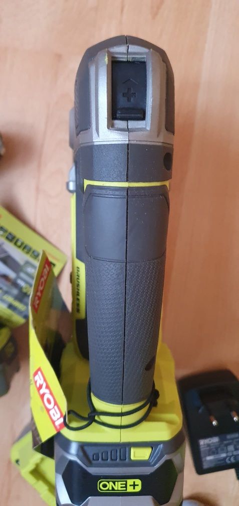 Set Ryobi 18V,filetanta și fierăstrău pendular NOI