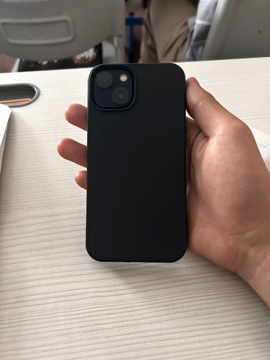 Продам айфон 13.