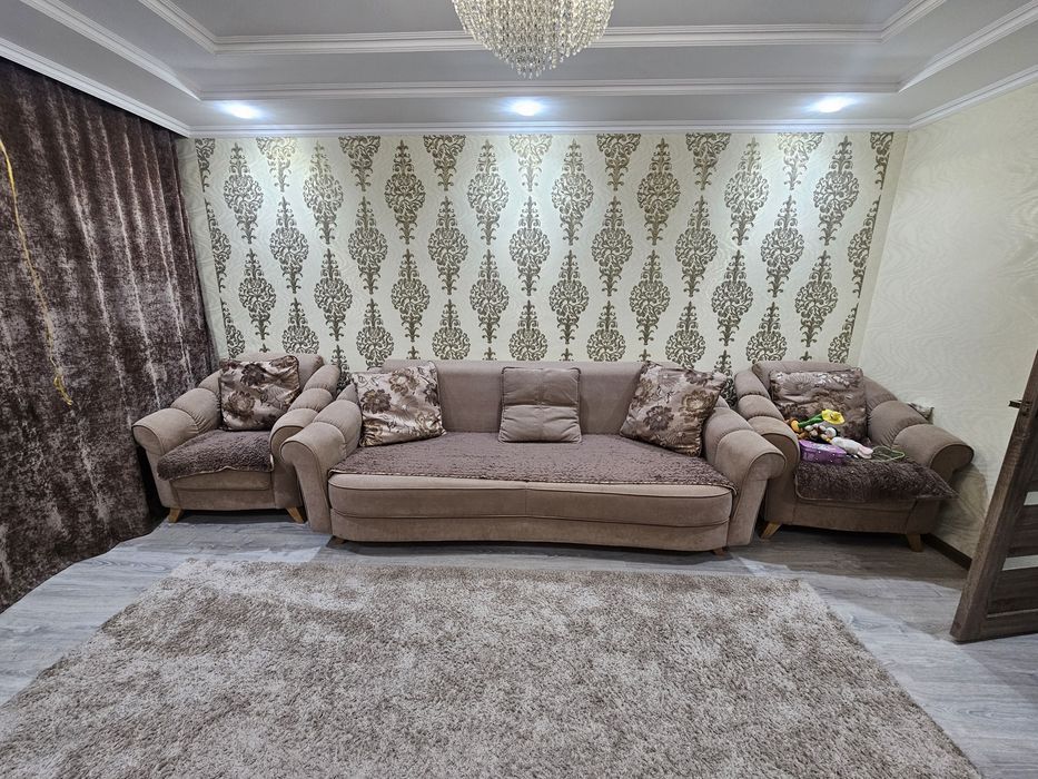 Продам Диван с креслами, производство россии
