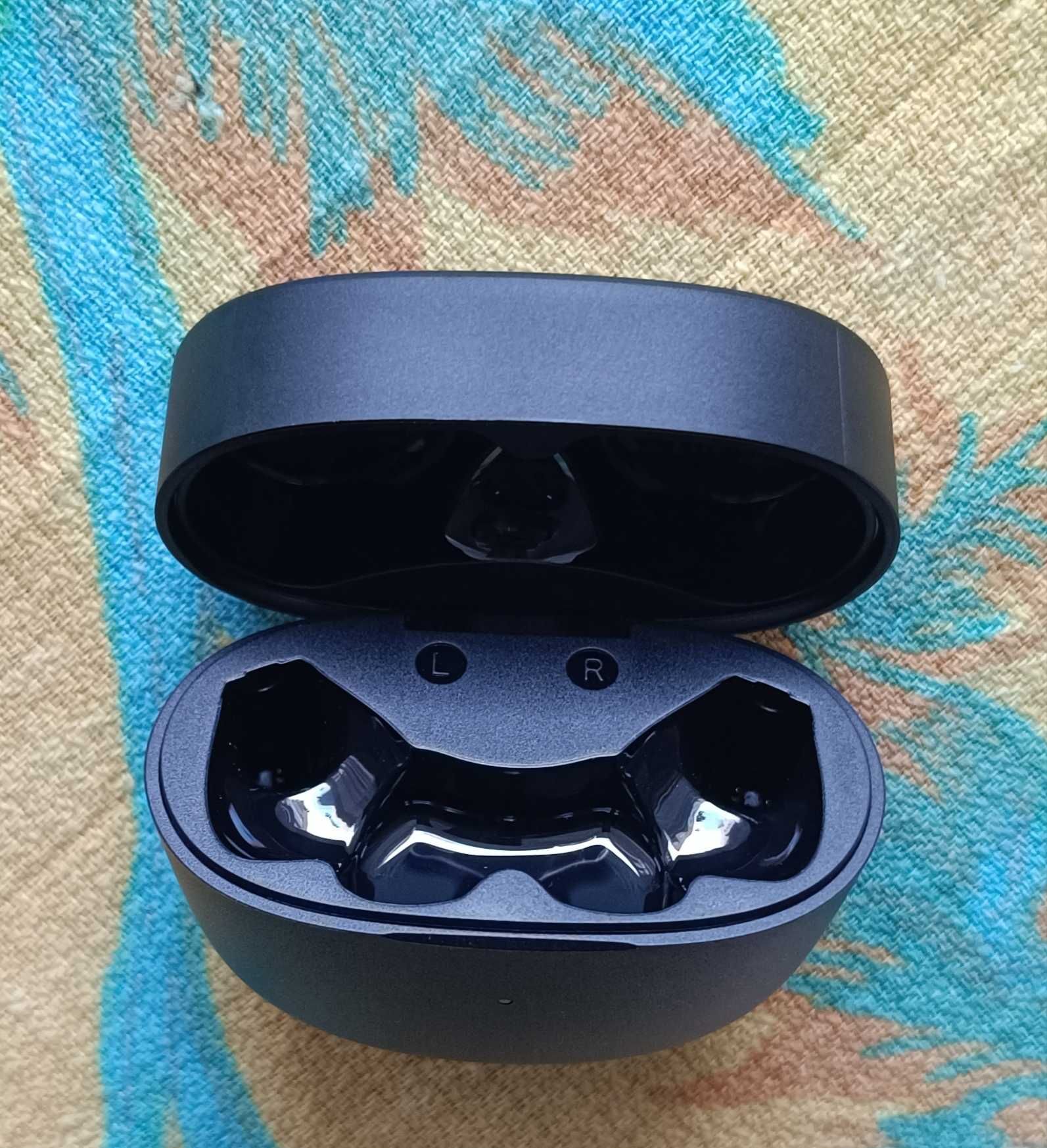 Безжични Bluetooth слушалки PHILIPS True Wireless Black. Нови.