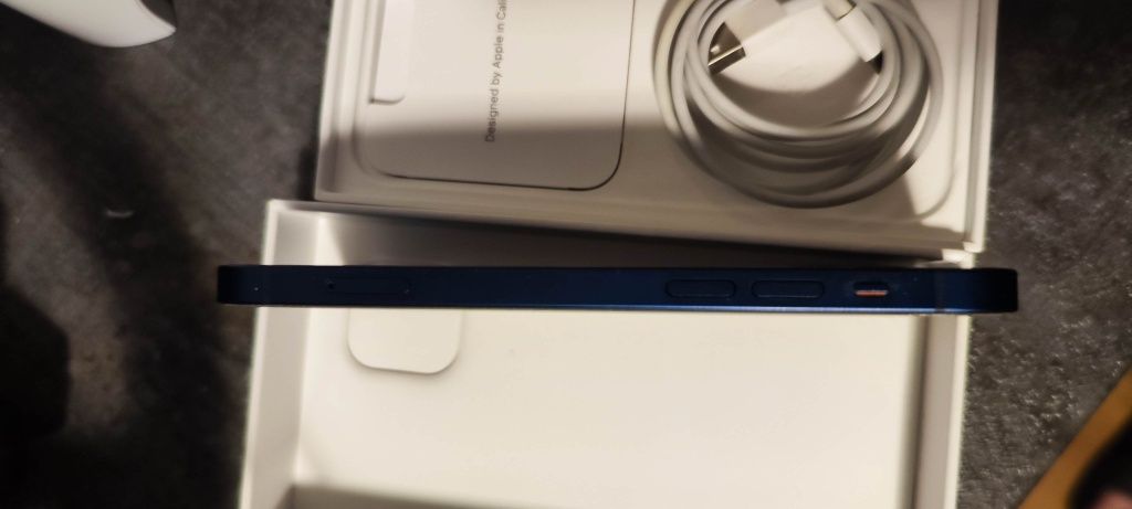 iPhone 12 в отлично състояние