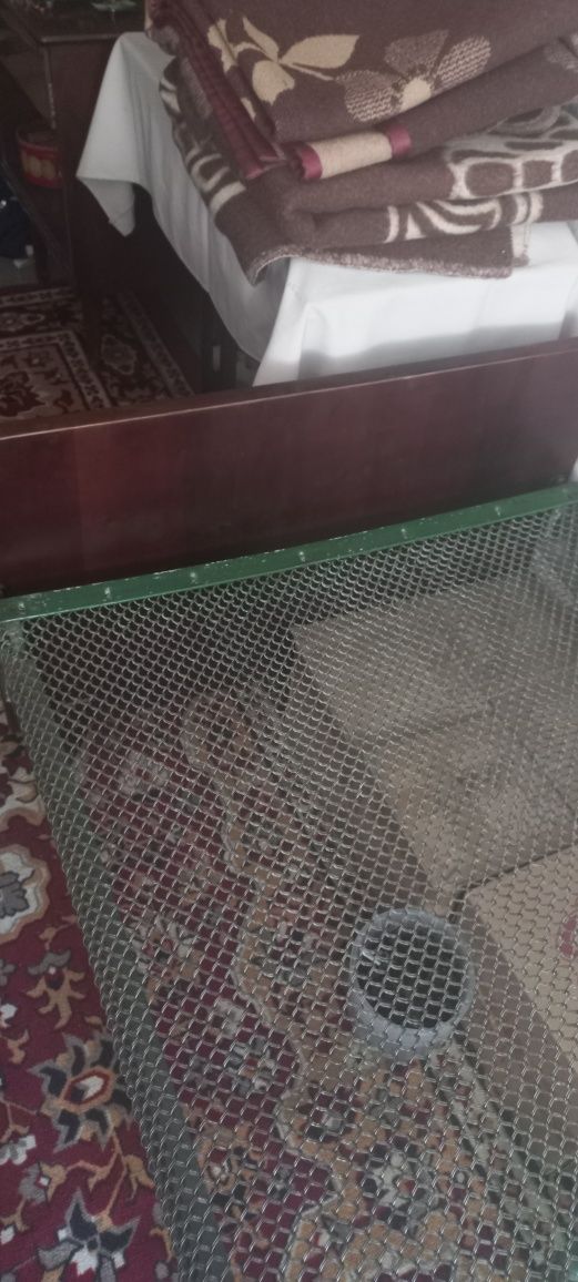 Железная кровать