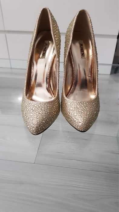 Pantofi cu toc pentru ocazii