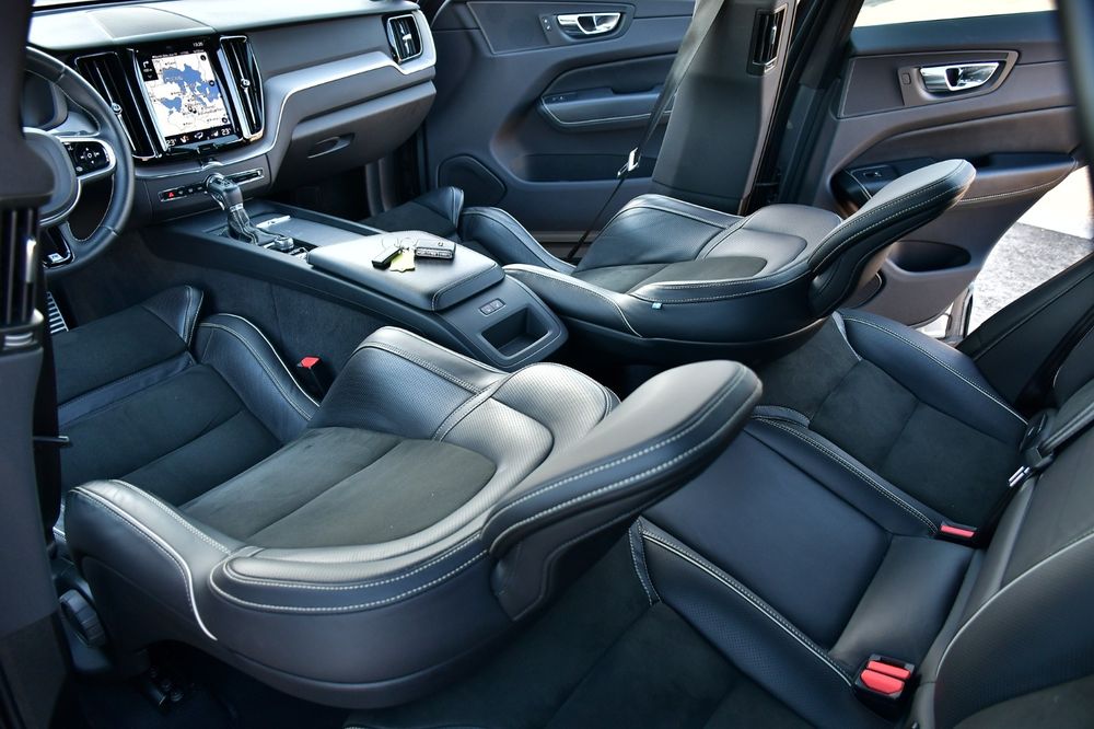 Volvo xc 60 D4 Awd R design