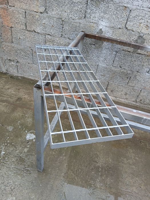 Trepte zincate 847x528