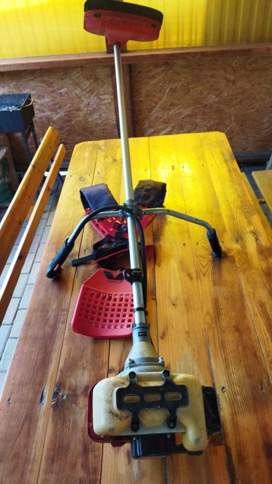 Бензиновая мотокоса