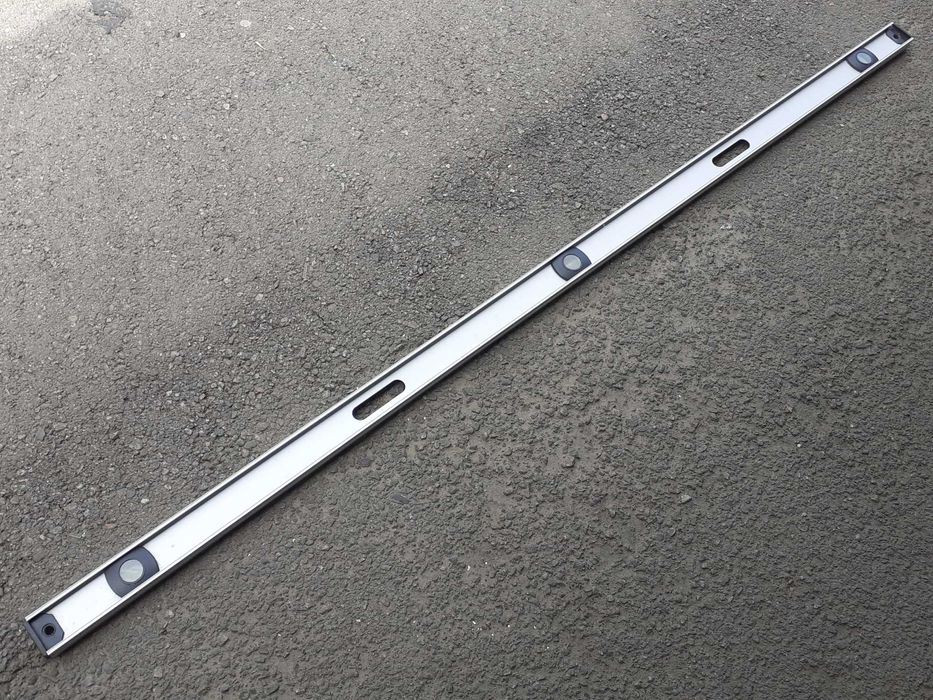 Уровень строительный, большой - продам.