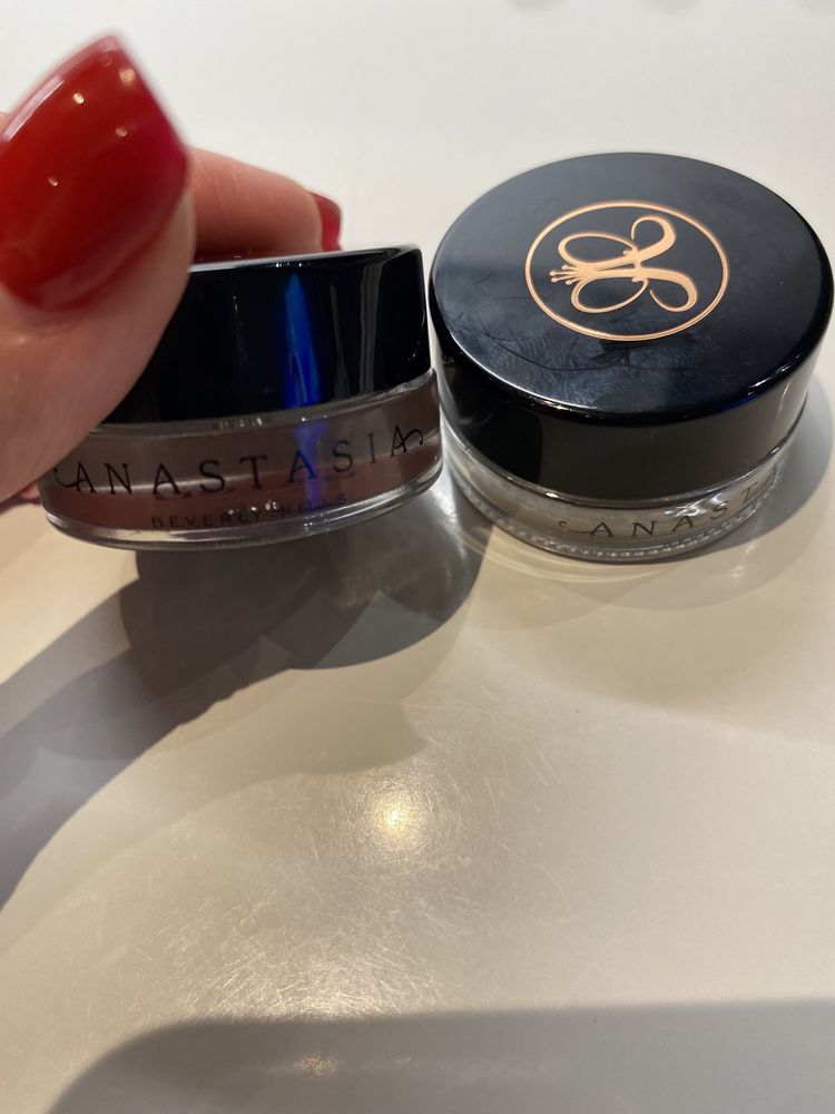 Pomade Anastasia Beverly Hills