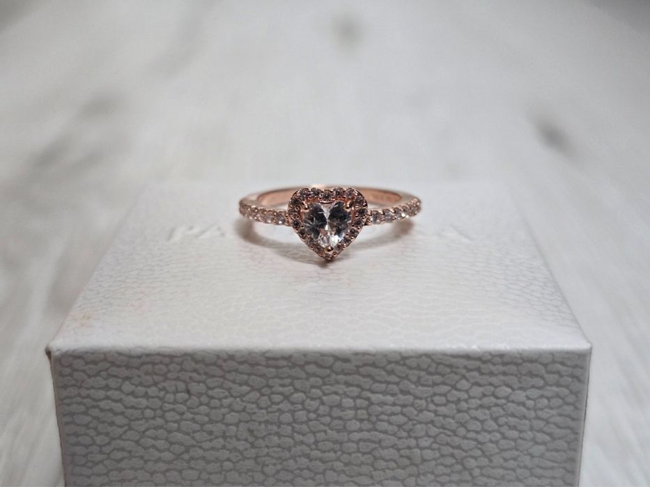 Inel Pandora rose gold inima alba