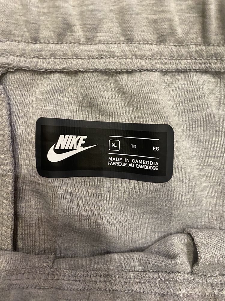 Nike tech fleece сив XL