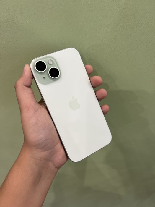 iPhone 15 , 128 GB, green, 11 калъфа