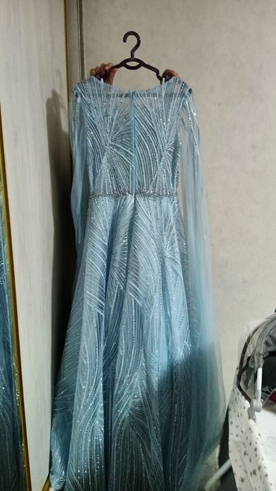 Vecherniy ko'ylak sotiladi.