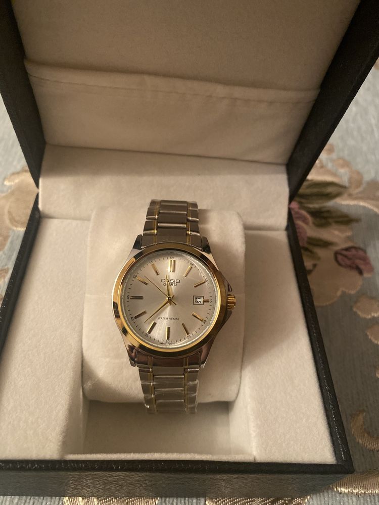 Часы casio quartz кварцевые