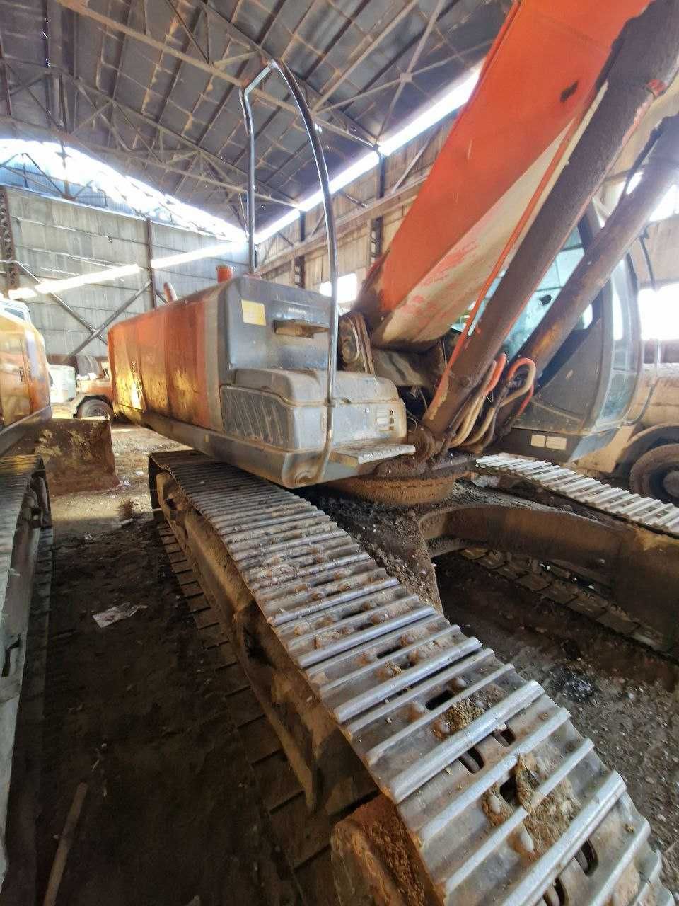 Аренда гусеничного экскаватора HITACHI 330