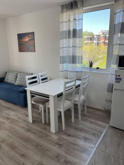 Дава се под наем Двустаен апартамент в Бургас, Сарафово - 65 кв.м за 433.5 € - Снимка #1