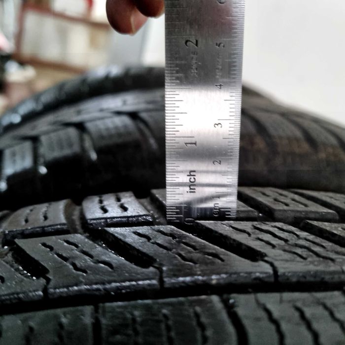 Jante cu anvelope de iarna 215 65 17