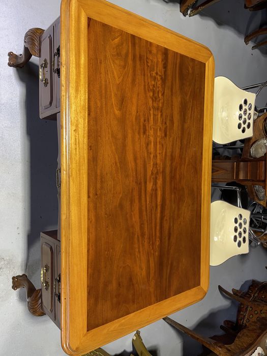 Birou din lemn masiv, stil Chippendale