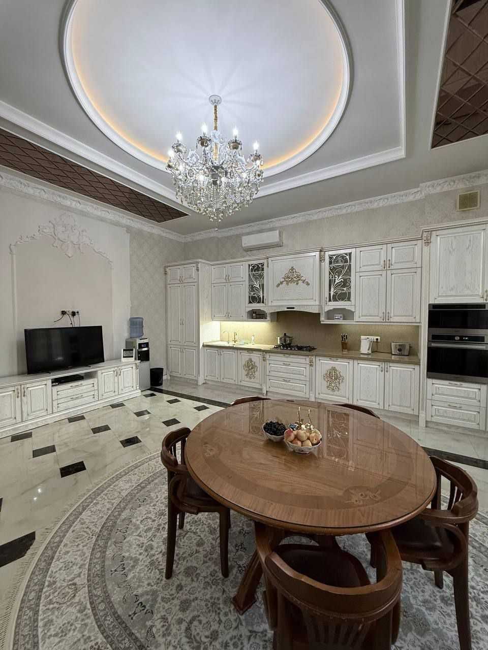м.Бадамзар дом 4-уровня 8-комн 6-соток 1000 м² ремонт меб/тех бассейн