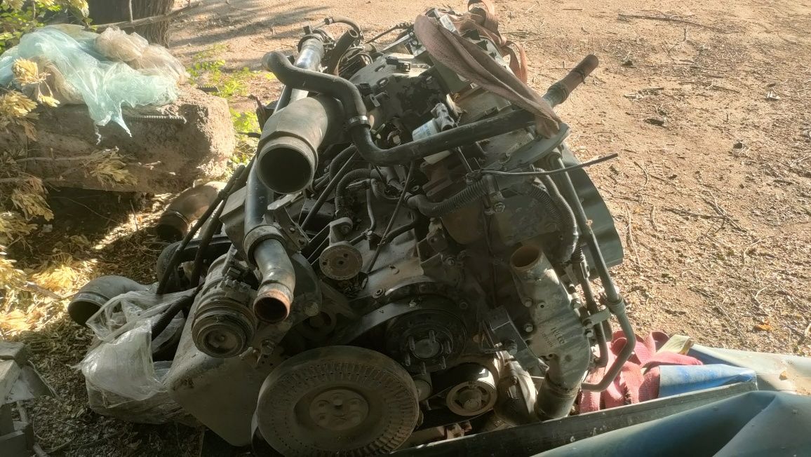 двигатель IVECO STRAKIS2010