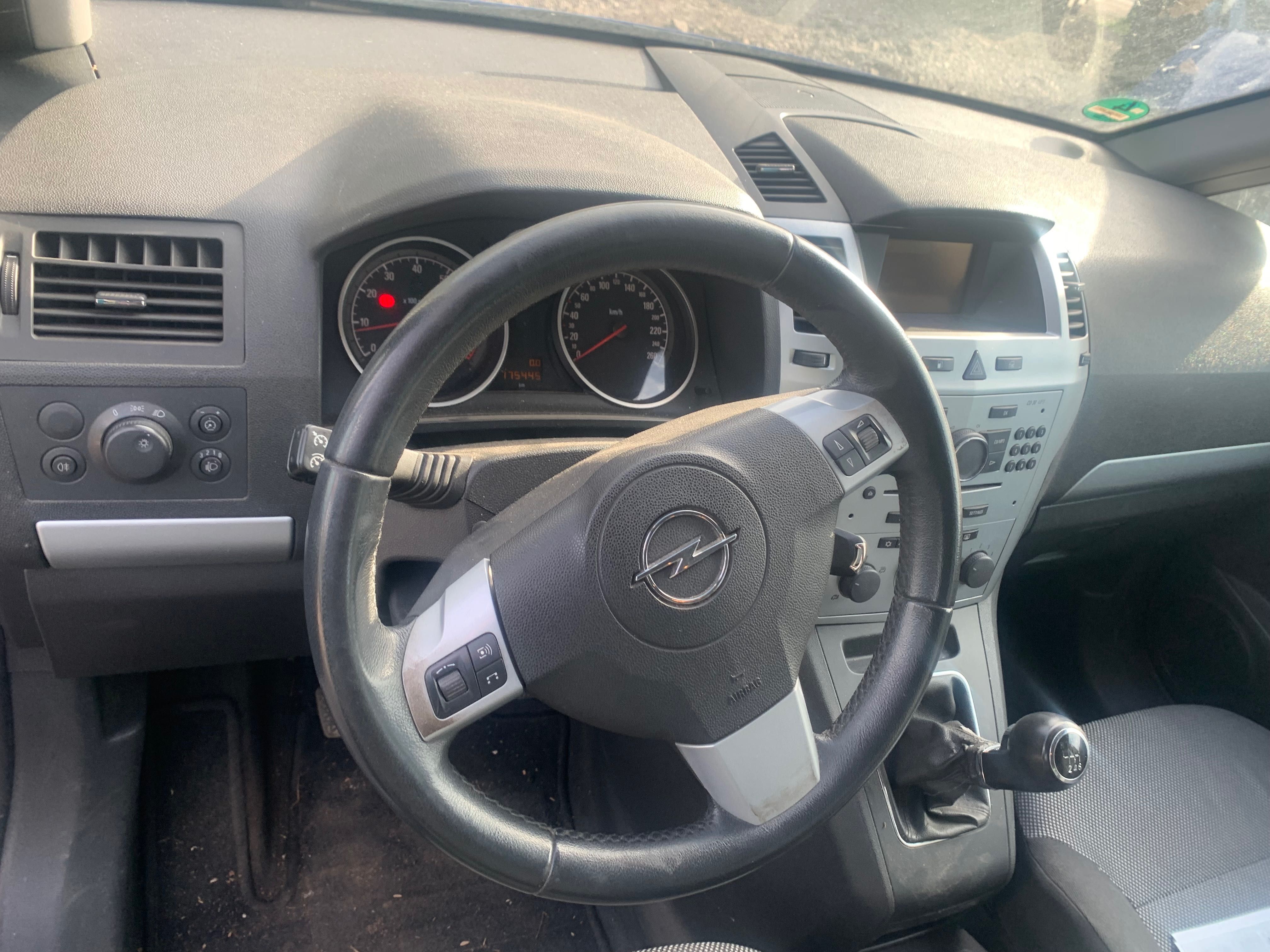 Opel Zafira 1.6t 2010г 6 скорости метан 150кс