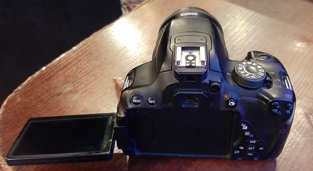 Canon 700D fotoaparat