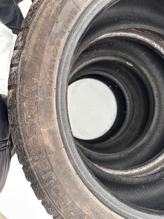 Продам резину липучка 275 45 r20