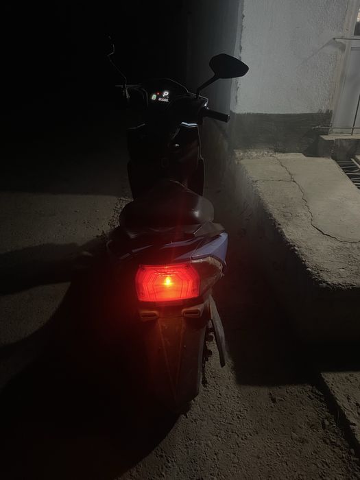 bonvi (bir zaryad bn 50km yuradi)