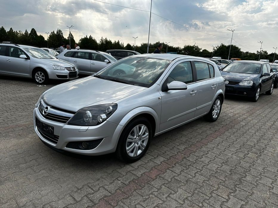 Opel Astra H - 1.6i 116CP - Climatronic * Xenon * Piele