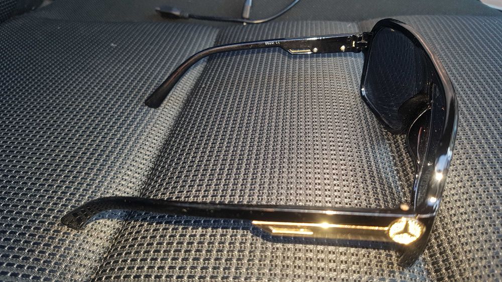 Слънчеви очила Мерцедес цвят черен бес забележки