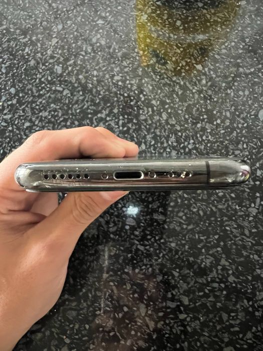 iphone 11 pro idila kichkina oynasida singan joyi bor bilinmedi umumna