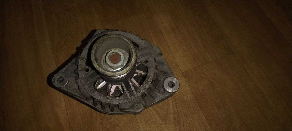 Продаётся генератор от Лада Приора