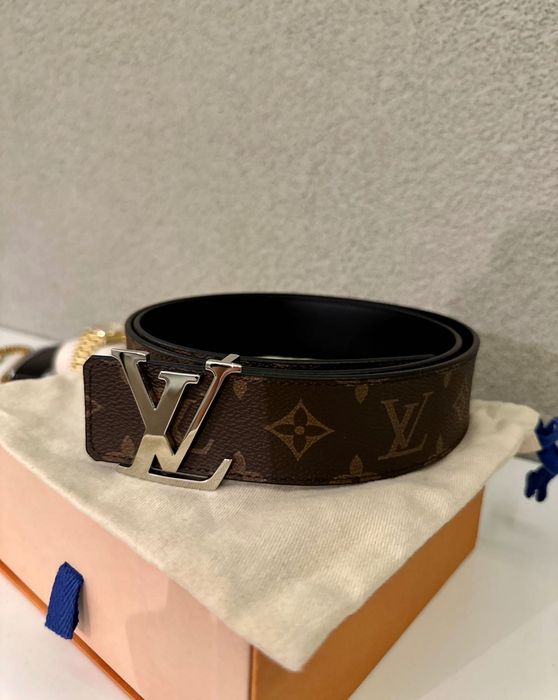 Curea 100% originala Louis Vuitton Initiales 40mm Reversible M9821