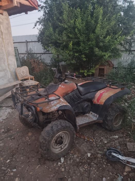 Atv 300 DEFECT!(schimb cu cross+diferenta)NU NEGOCIEZ LA PRET