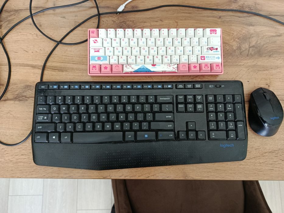Logitech MK435 + akko 3061 Tokyo