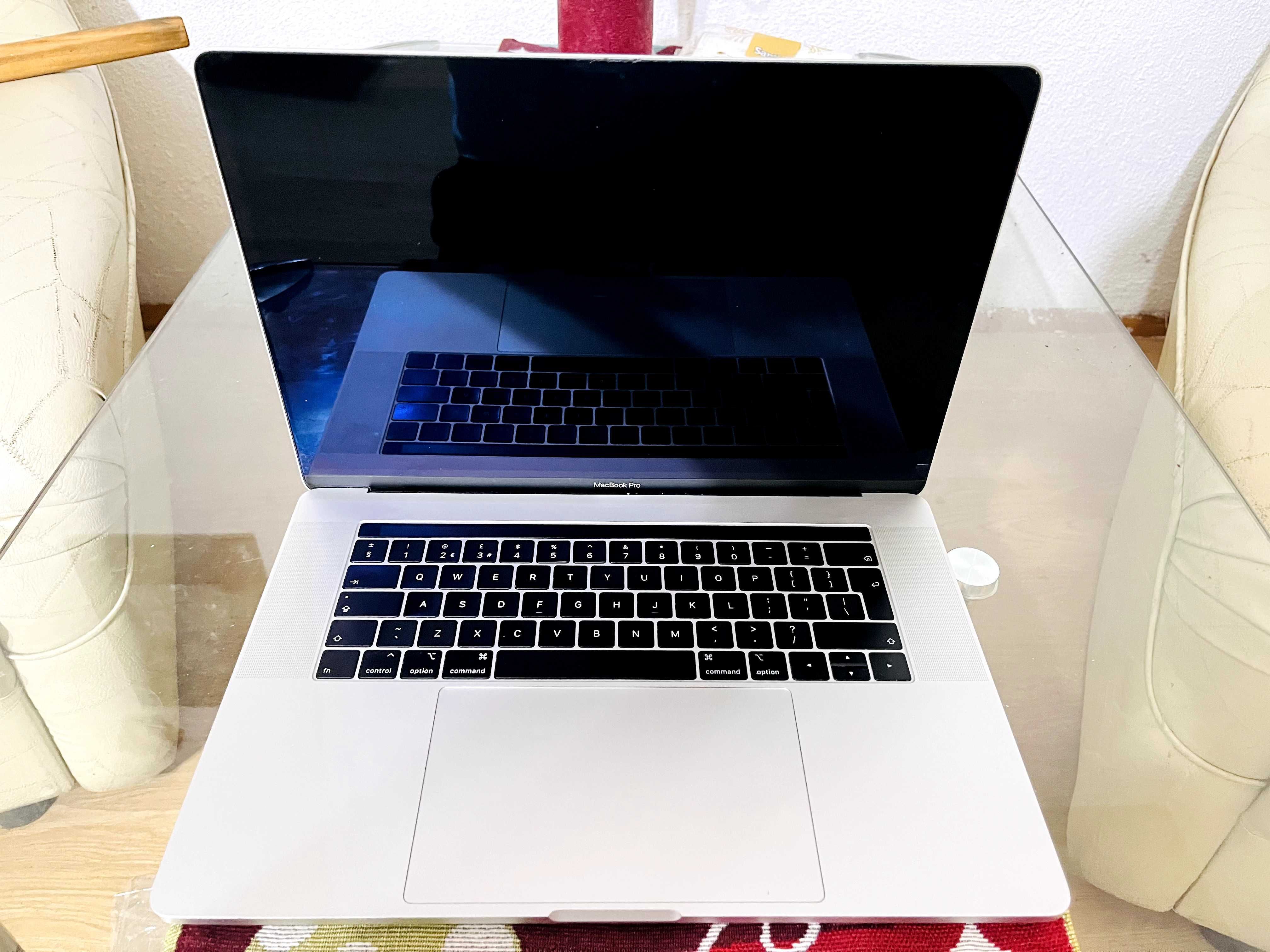 Apple MacBook PRO 15 A1990 mid 2018 i7 2.6Gz 16GB 500GB NVMe Touch Bar