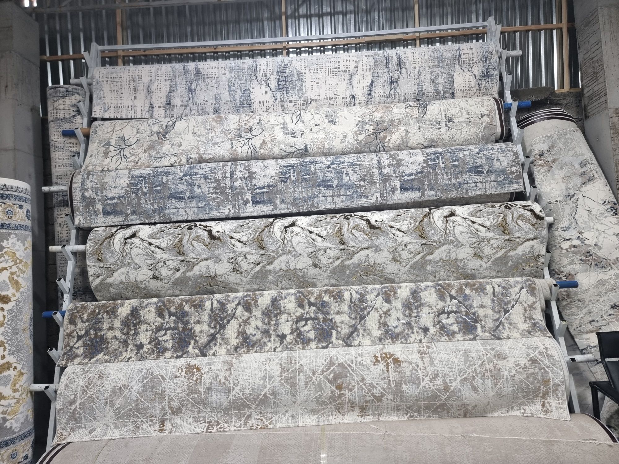 Gilam kesish tikish