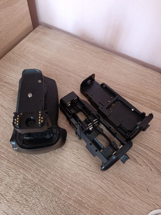 Aparat foto Canon EOS 60D cu accesorii