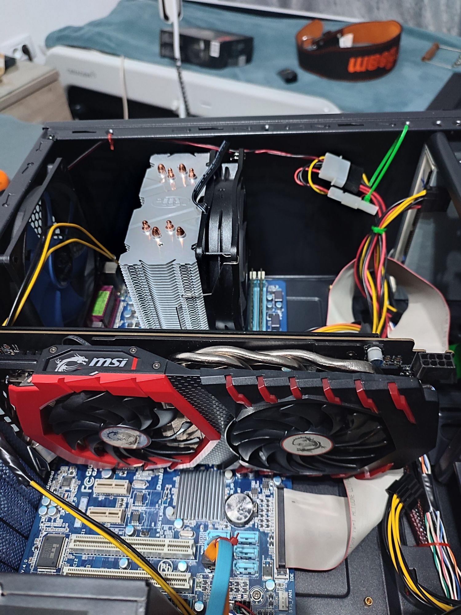 Vând,Desktop Gaming AMD FX4300 ,MSI GTX 1060 3GB 192 biti GDDR5