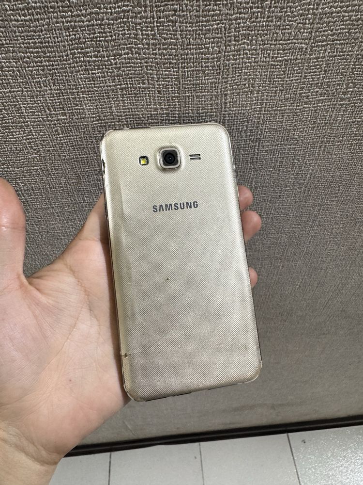 Samsung J7 neo xolati rasmda