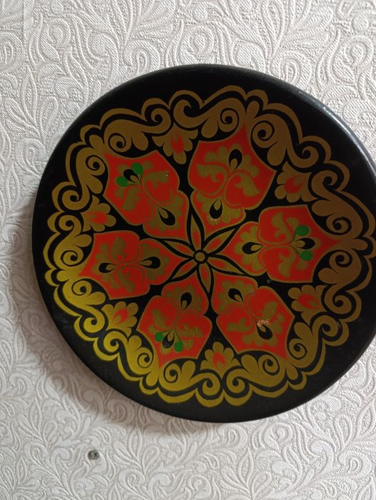 Тарелки деревянные настенные росписные