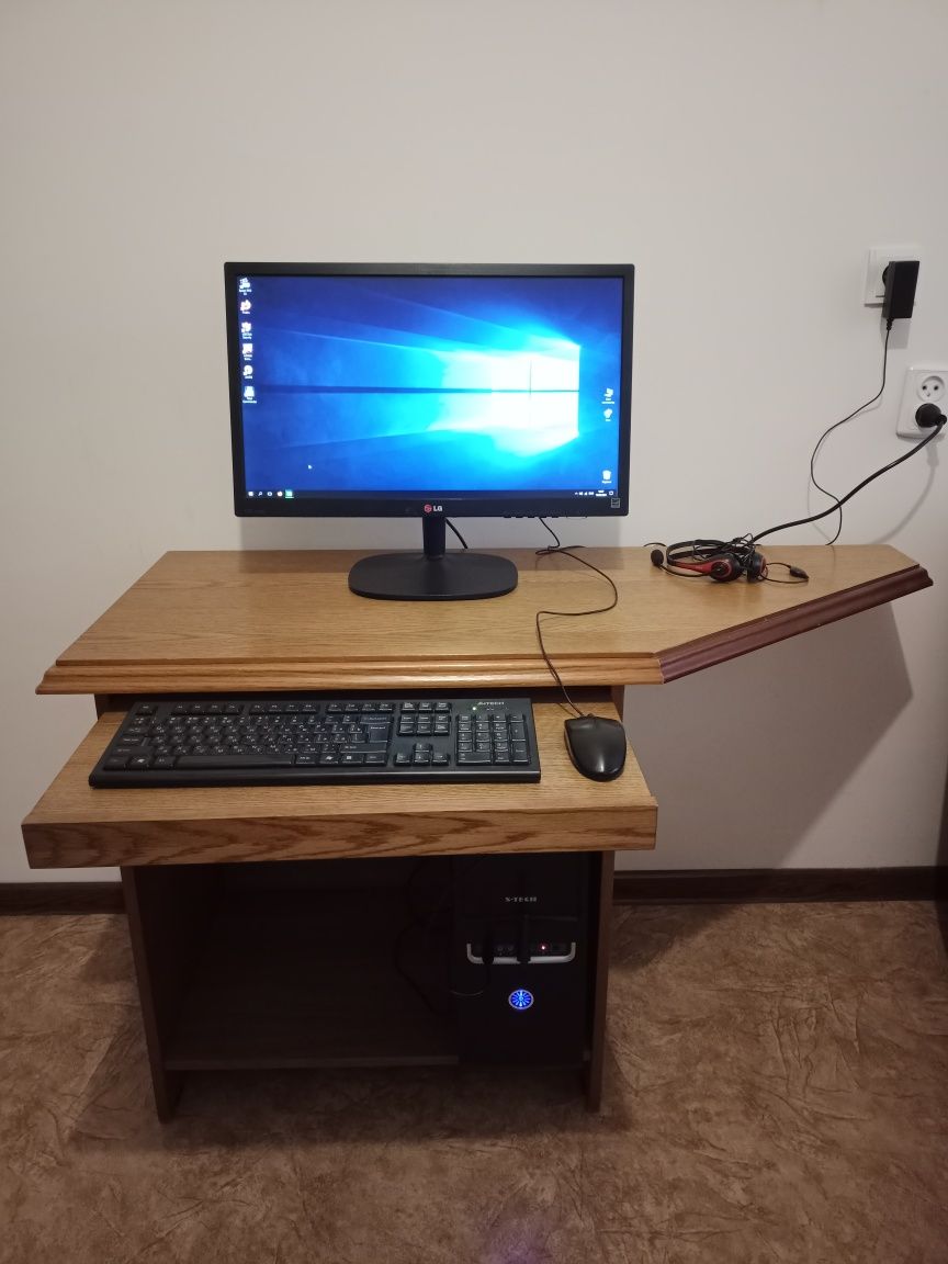Продам офисный компьютер со столом