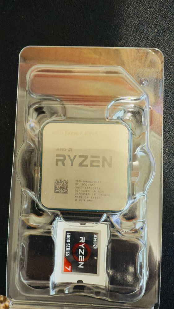Vand Procesor Ryzen 3700x