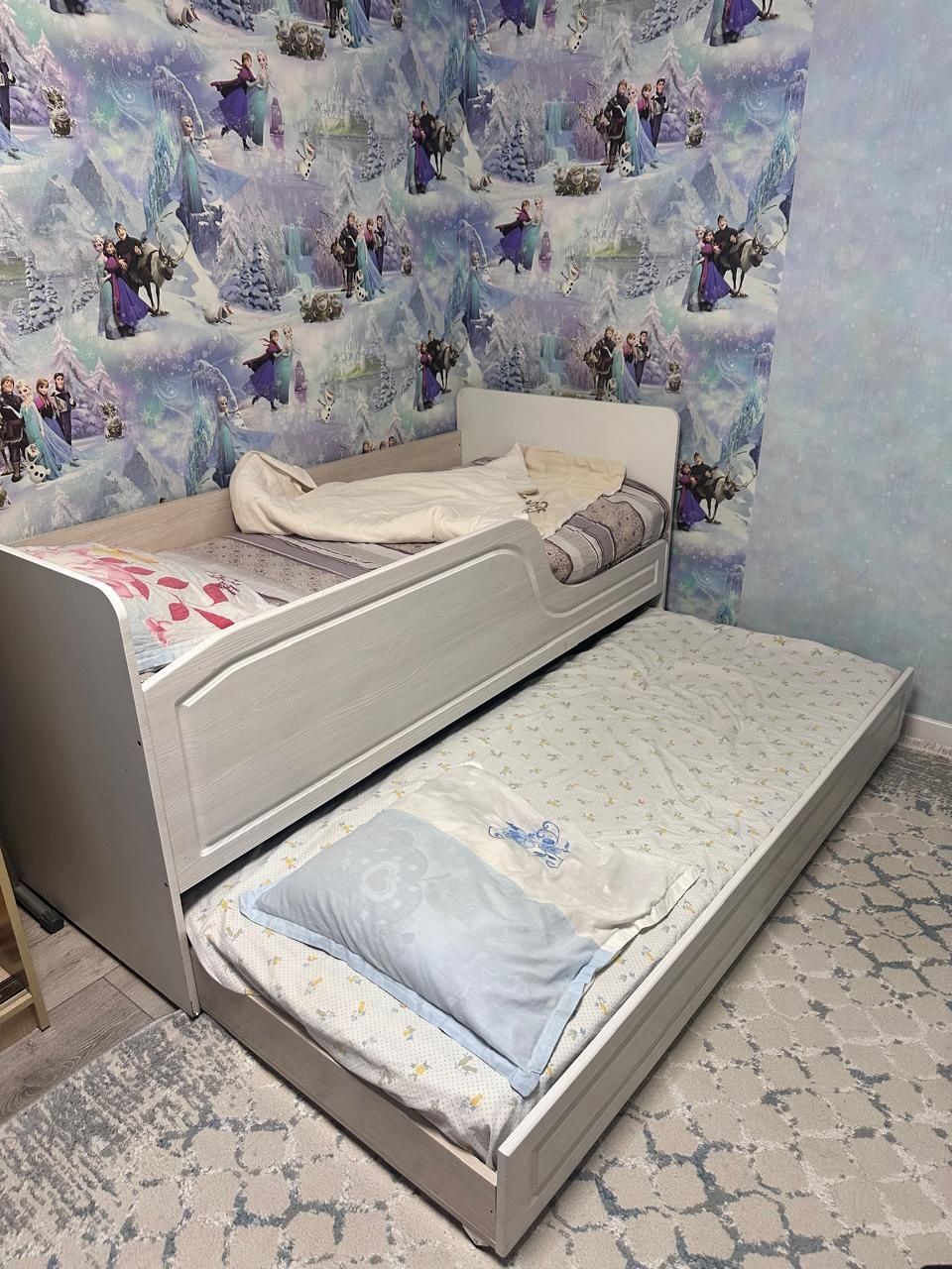 Продам двухярусную детскую кровать