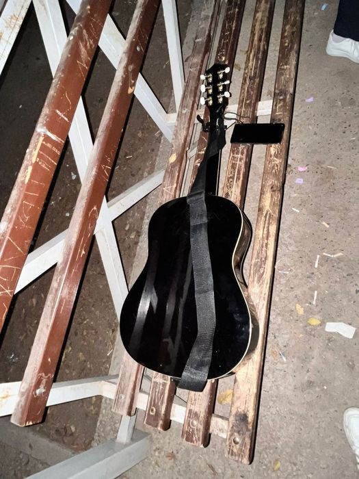 Гитара чорный + заттары бар