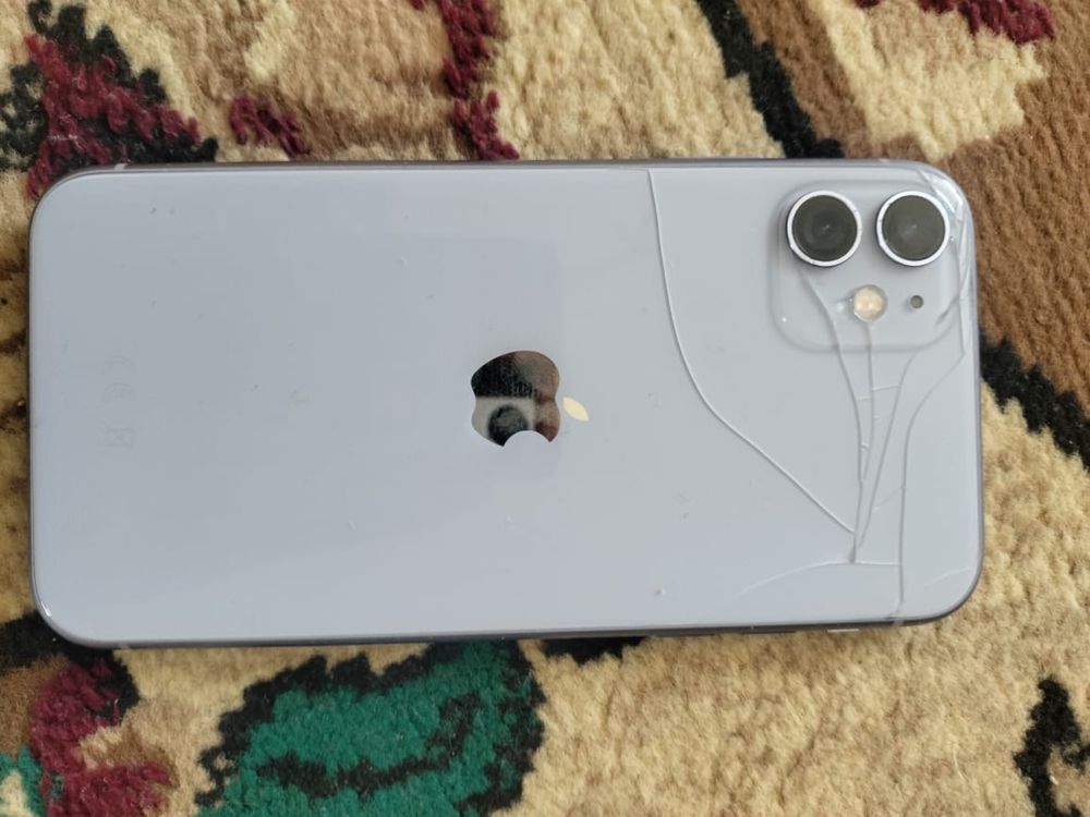 Iphone 11     Б/у