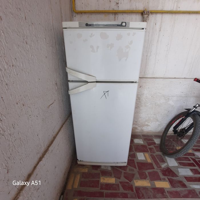 Холодилник indesit